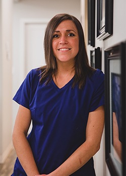 Dental assistant Kim